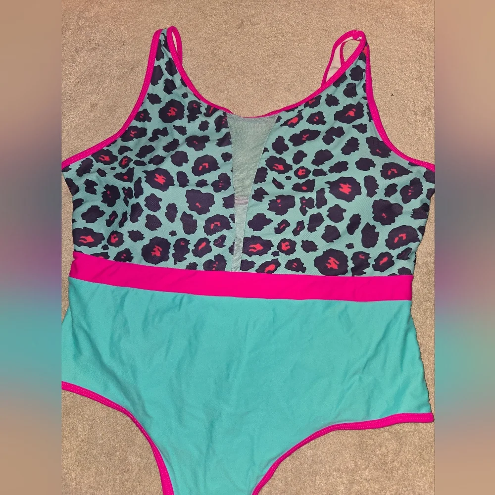Bathing suit🍒 - Picture 3 of 8